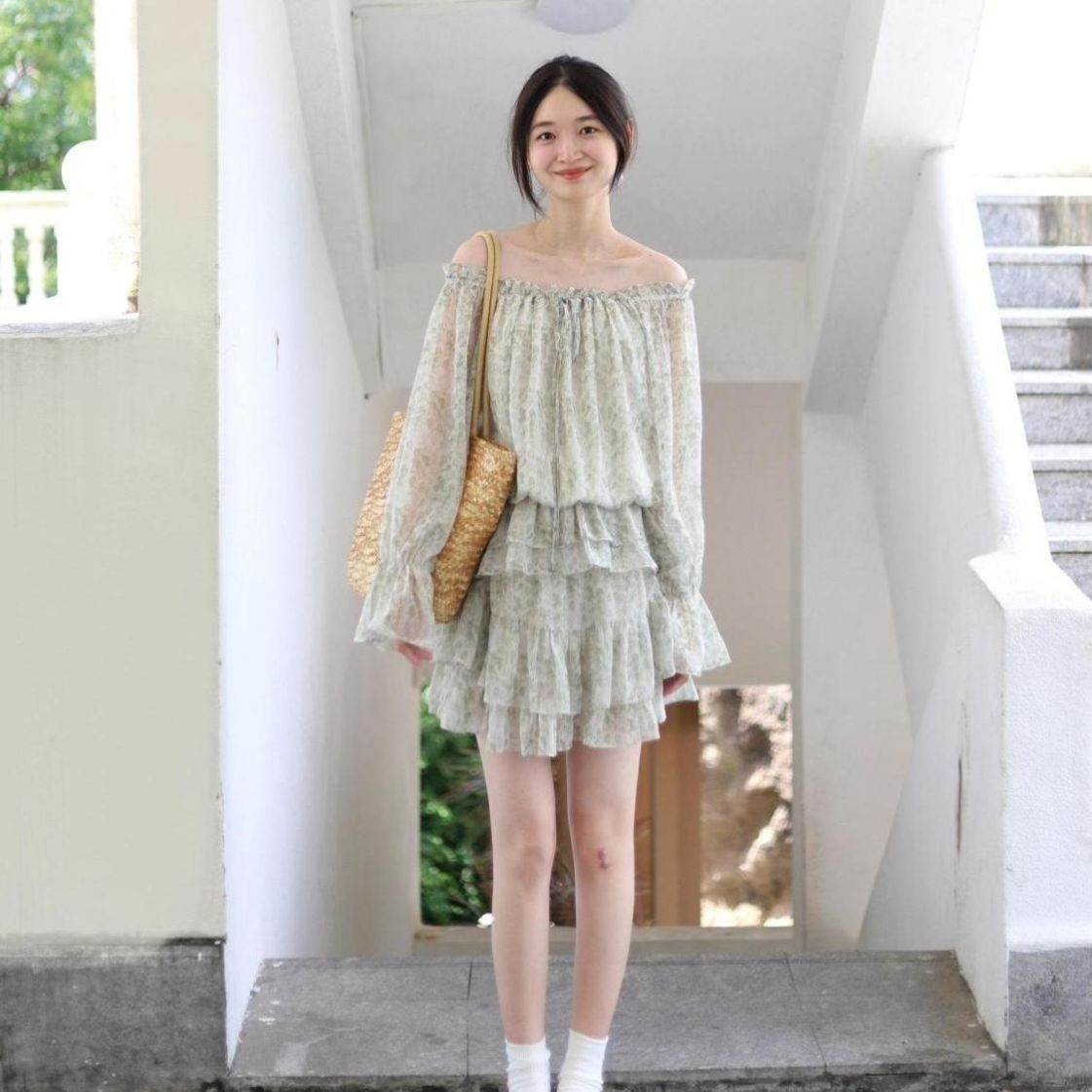 氛围感甜美少女一字肩碎花衬衫女夏季绝美上衣搭配半身裙两件套装