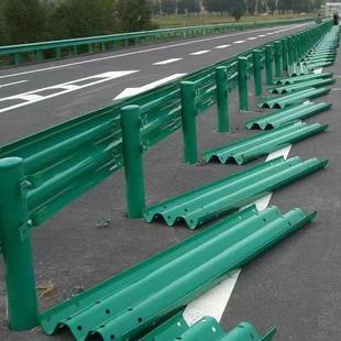 高波厂速公路护二波三波形护栏省道国道喷71317塑镀锌防撞形梁钢