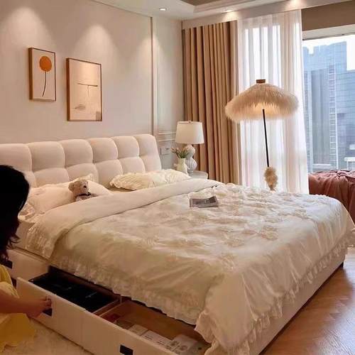 法式奶油风科技绒布艺床网红泡芙床现代简约1米8双人主卧床公主床