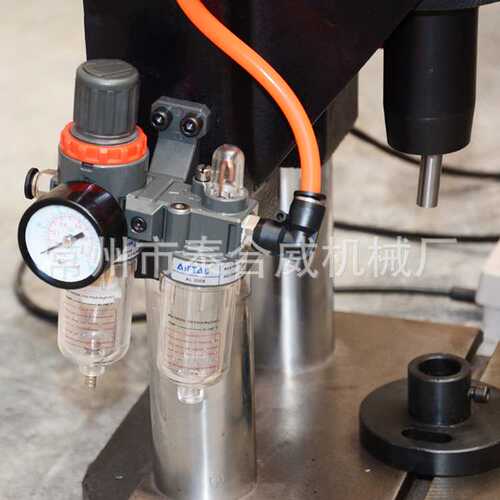 THW-5-8 气动铆钉机 新款双柱铆接机