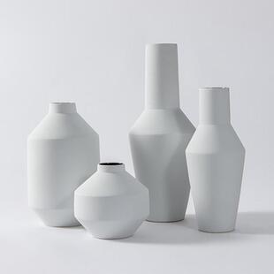 现代简约白色陶瓷花瓶客厅轻奢高档干花插花器皿样板间装饰品摆件