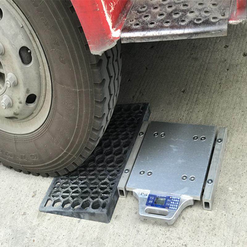TK168小坦克秤便携式轴重秤30吨~100吨便携式地磅防水防摔轴重秤
