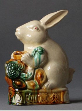 唐三彩陶瓷吉祥如意兔送宝兔摆件十二生肖客厅工艺品礼品家居摆设