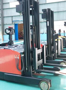 合力CQDM12/15-810小前移1.2T3米平衡重式堆高车站驾式全电动叉车