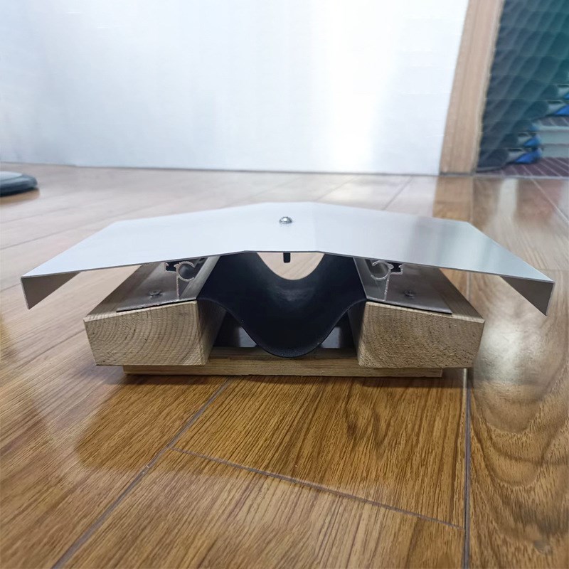 屋面变形缝铝合金沉降型变形缝RM不锈钢盖板建筑屋面变形缝厂家