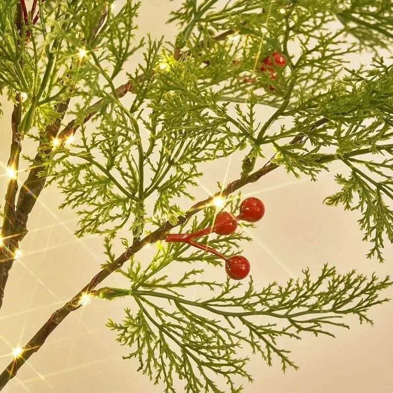 发光树灯LED松树灯带红色浆果圣诞树红果圣诞节装饰房间氛围树灯