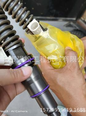 沃尔20440388喷油器总成挖掘机EX360EX460驾驶室座椅