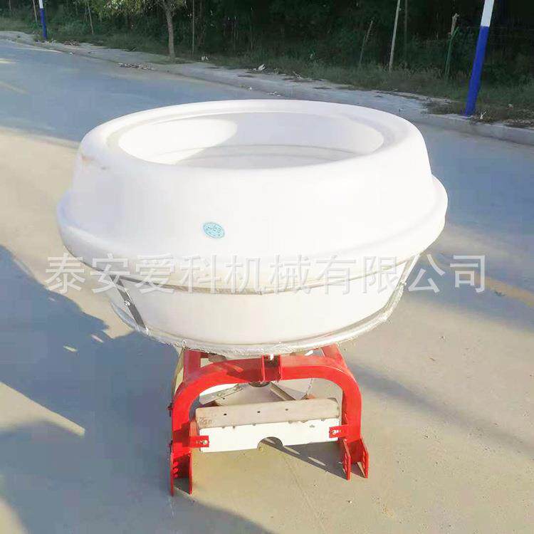 撒肥机四轮车后置传动轴式施肥机器抛洒机抛肥机电动前置