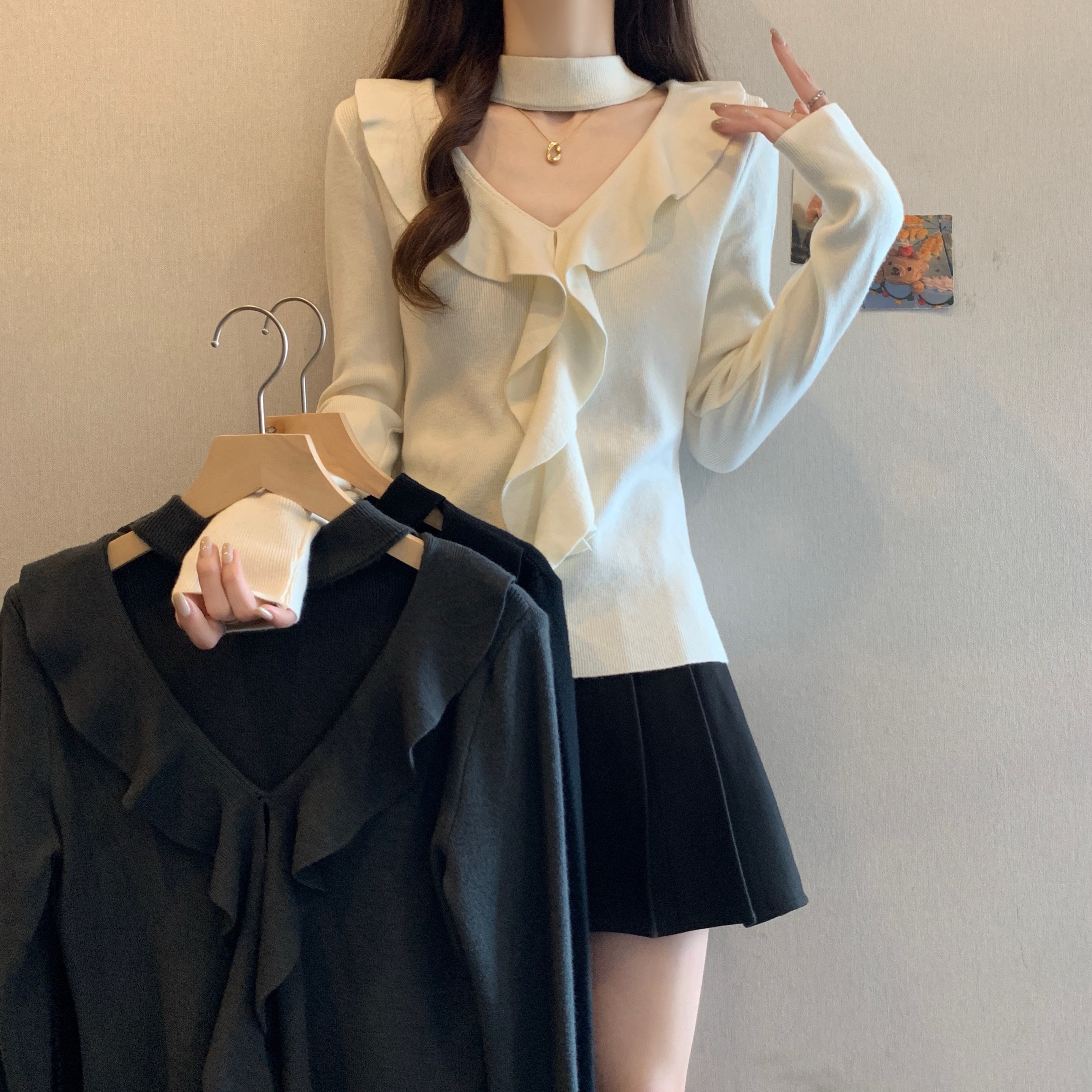 法式温柔V领荷叶边长袖针织衫女2025秋冬新款设计感修身打底上衣