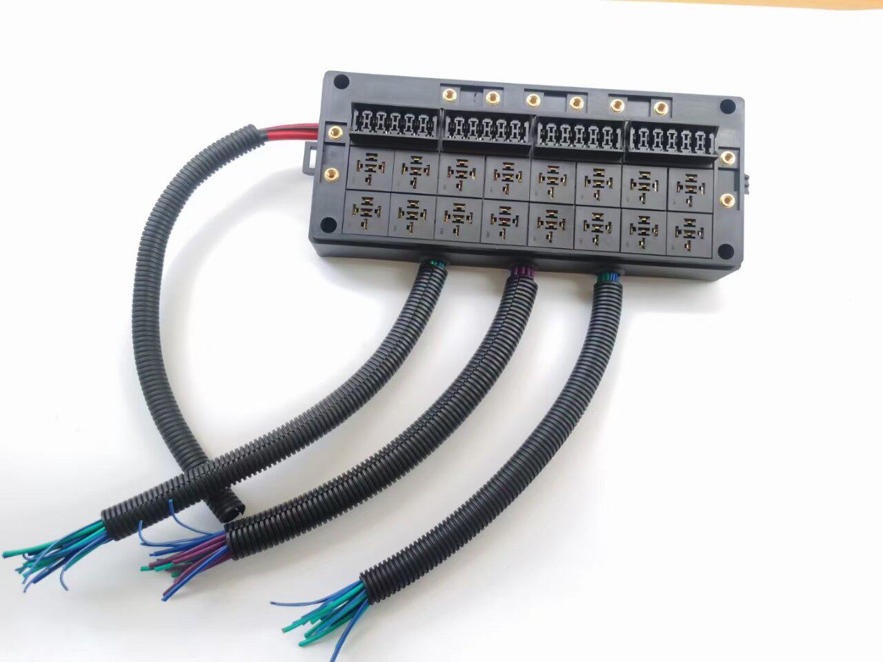 16路继电器+24路保险集成盒汽车/工程车/改装车通用12V/24V中央