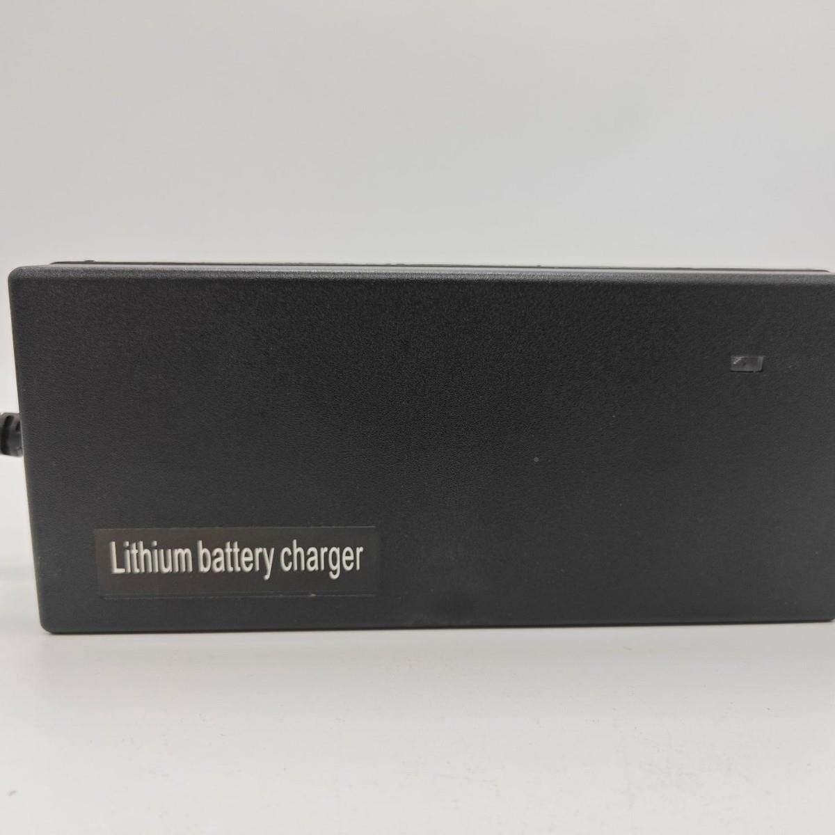 千汇60V锂电充电器7.267.2V2AV52A车3AA电动哈雷独轮车园林工具6