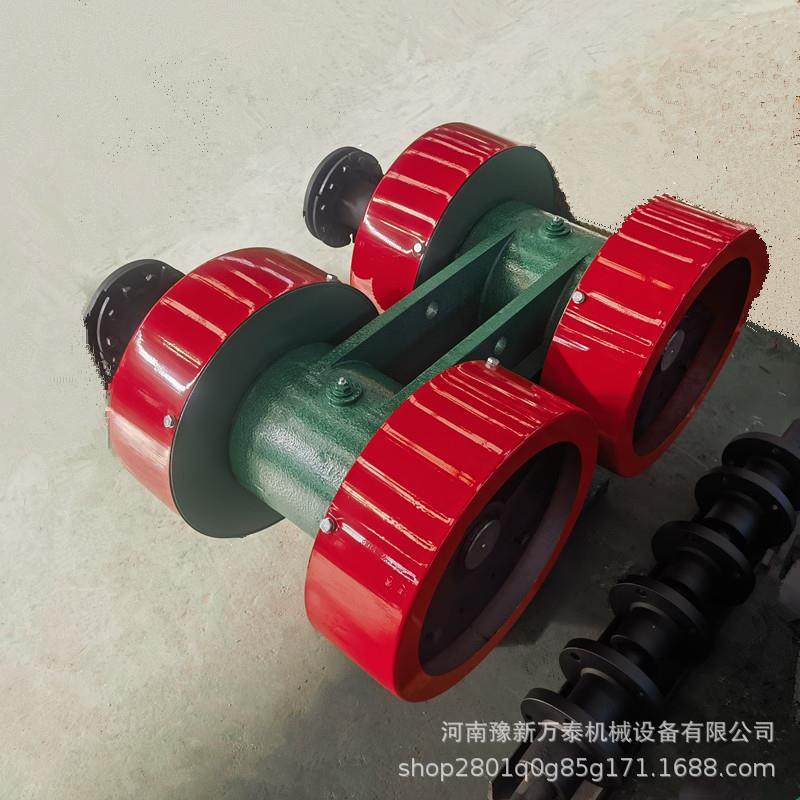 新乡厂家直销稀油干油座式自同步双轴激振器振动器