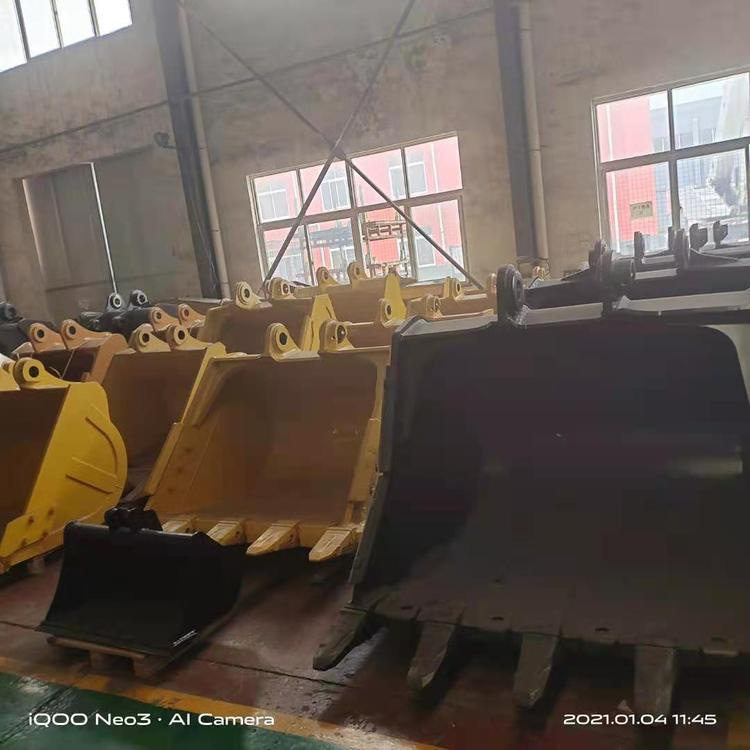 挖掘机挖斗神钢土方挖斗岩石挖斗钩机松土器破碎锤座椅