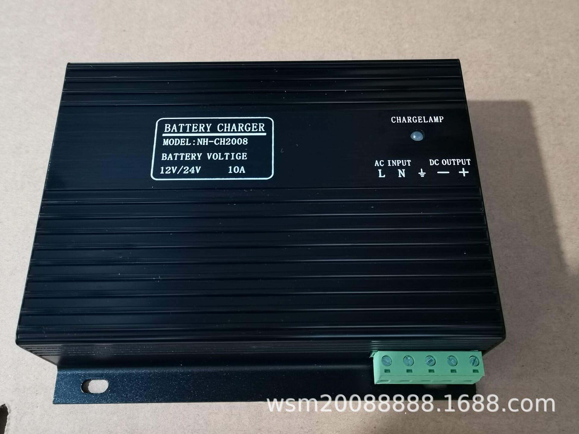 柴油发动机智能充电机蓄电池充电器 NH-CH2008,12-24V 10A