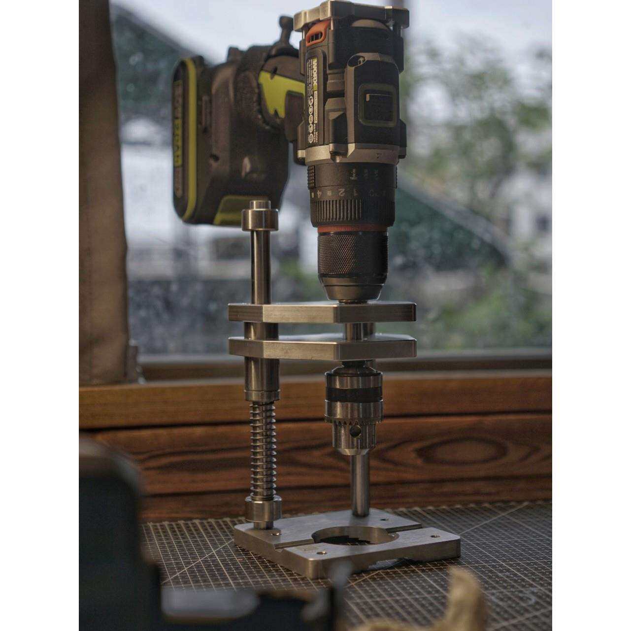 手电钻型材垂直打孔支架/铝型材木工垂直打孔器台钻支架