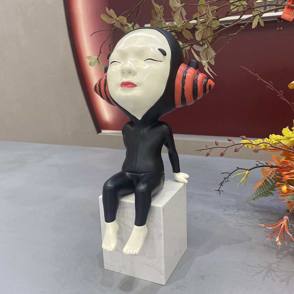 轻奢现代创意人物树脂摆件家居客厅玄关桌摆饰样板房售楼部工艺品