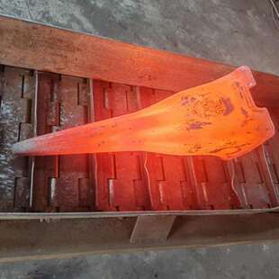 CAT365岩石型斗齿6I6602RC