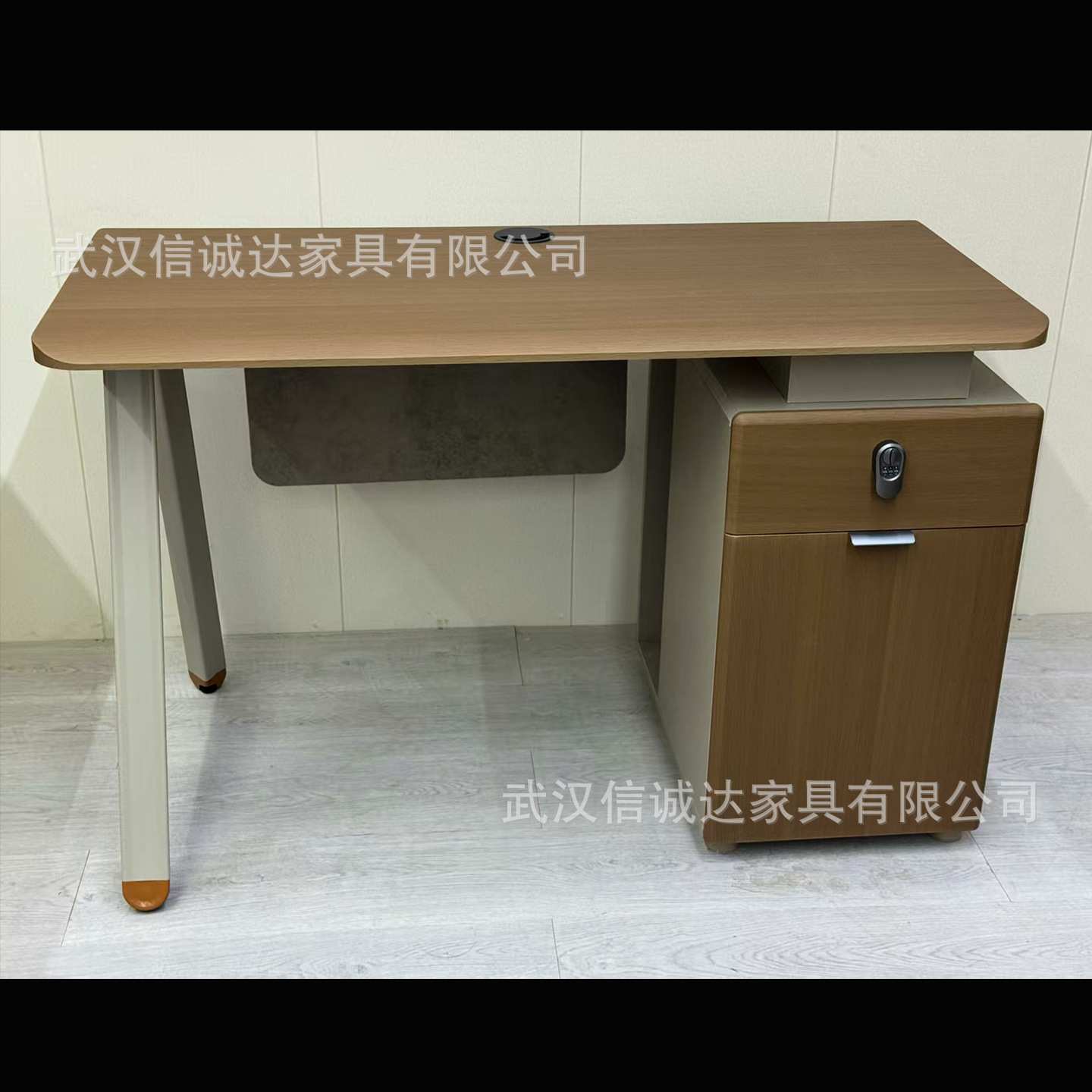 武汉新款带锁办公桌单人位办公卡座电脑桌屏风职员桌办公家具直供