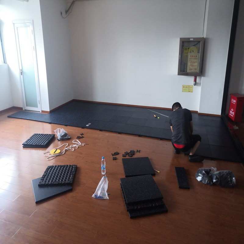 健身房地垫家用运动地板家庭隔音地毯减震橡胶力量区缓冲防震地胶