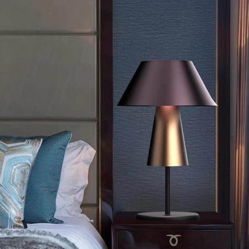 北欧后现代台灯美式金属客厅书房复古卧室床头个性简约摆件装饰灯,玩具/童车/益智/积木/模型,毛绒/玩偶/公仔/布艺类玩具,淘宝优惠券,粉丝福利购,淘宝优惠卷