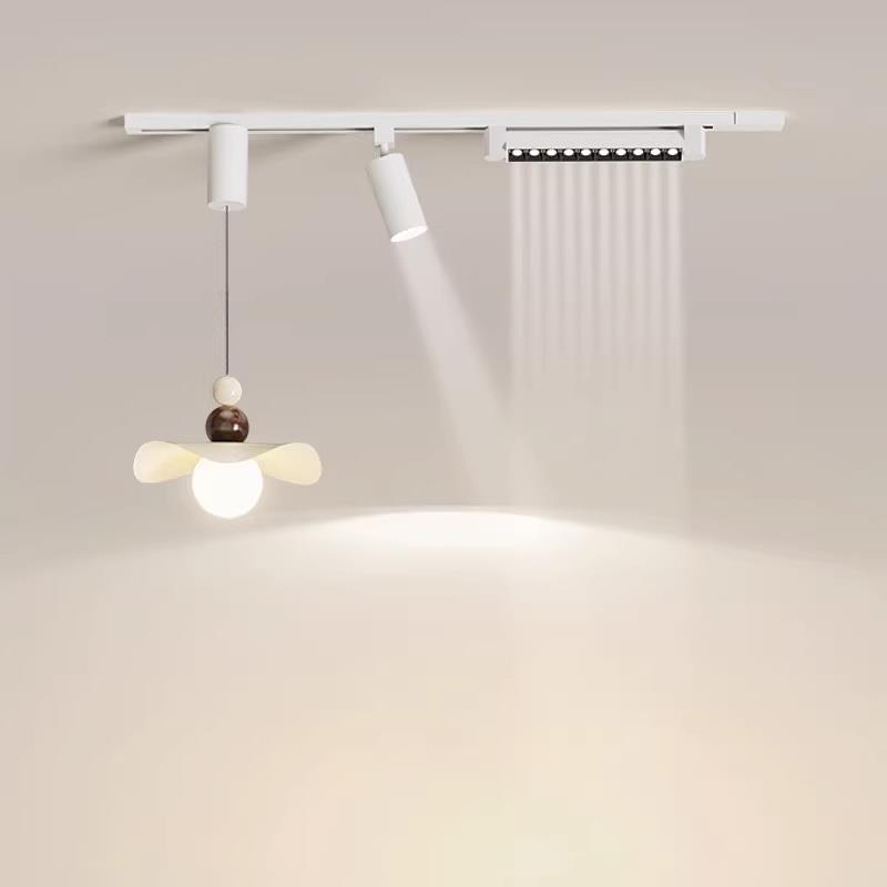餐厅吊灯2025年新款奶油风花苞餐桌灯具现代简约可移位轨道餐厅灯