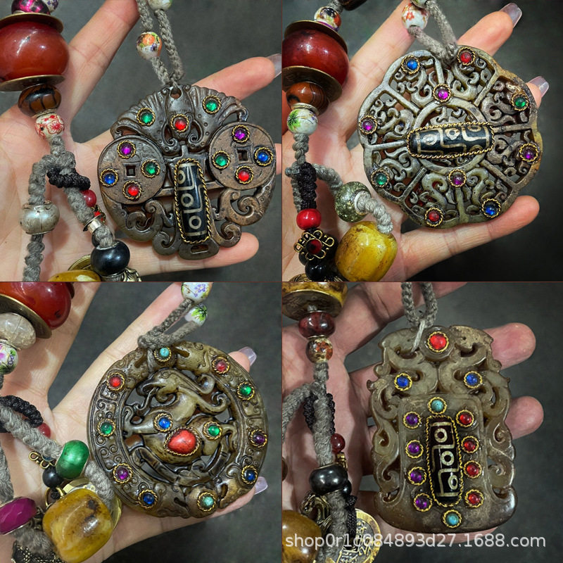 复古包浆藏传高古岫玉双龙祝寿玉璧镶嵌宝石九眼天珠九龙玉璧挂件
