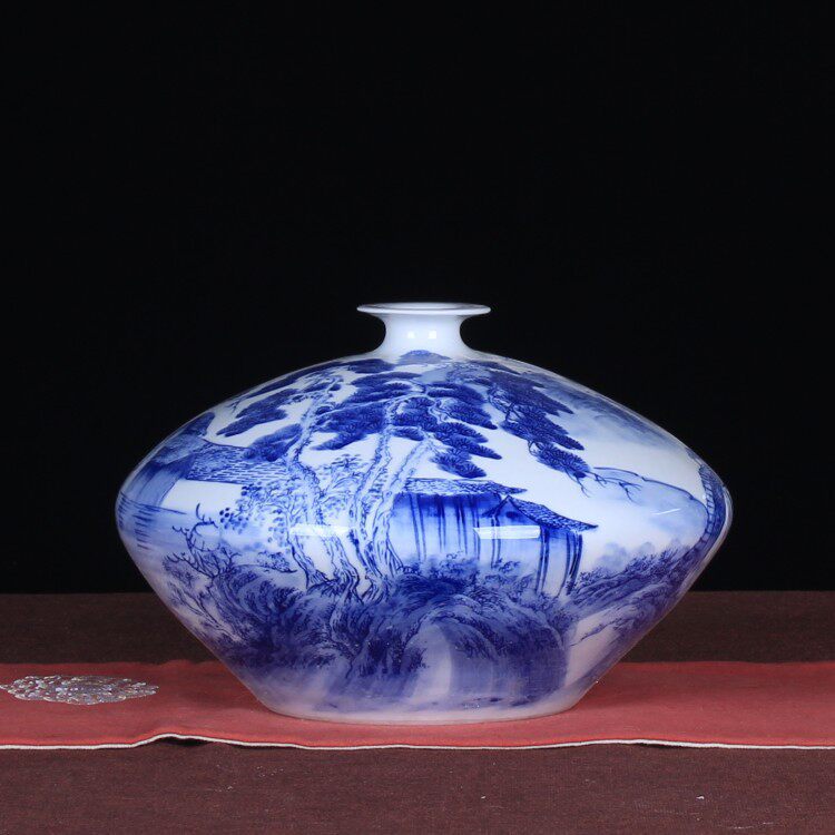 工艺品陶瓷花瓶批发手绘青花山水釉下彩大号扁瓶家居收藏装饰品