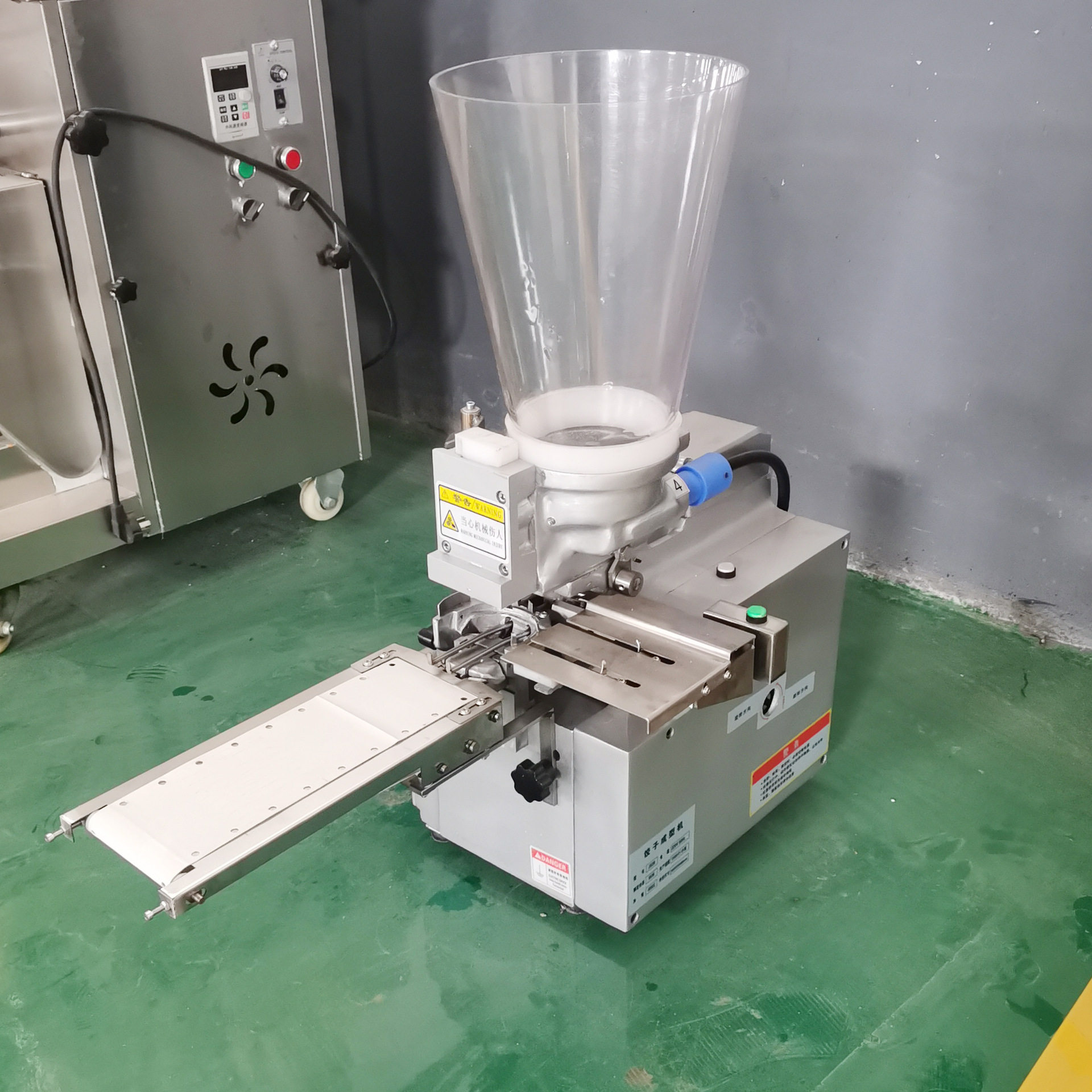 小型包合式蒸饺机电动仿手工煎饺机商用锅贴机半自动饺子机器厂家