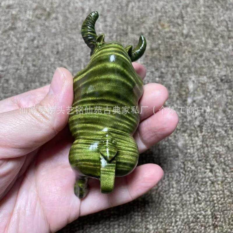 艺铭仙苑金丝楠木阴沉斗牛满水波纹生肖牛文玩手把件新款桌面摆件