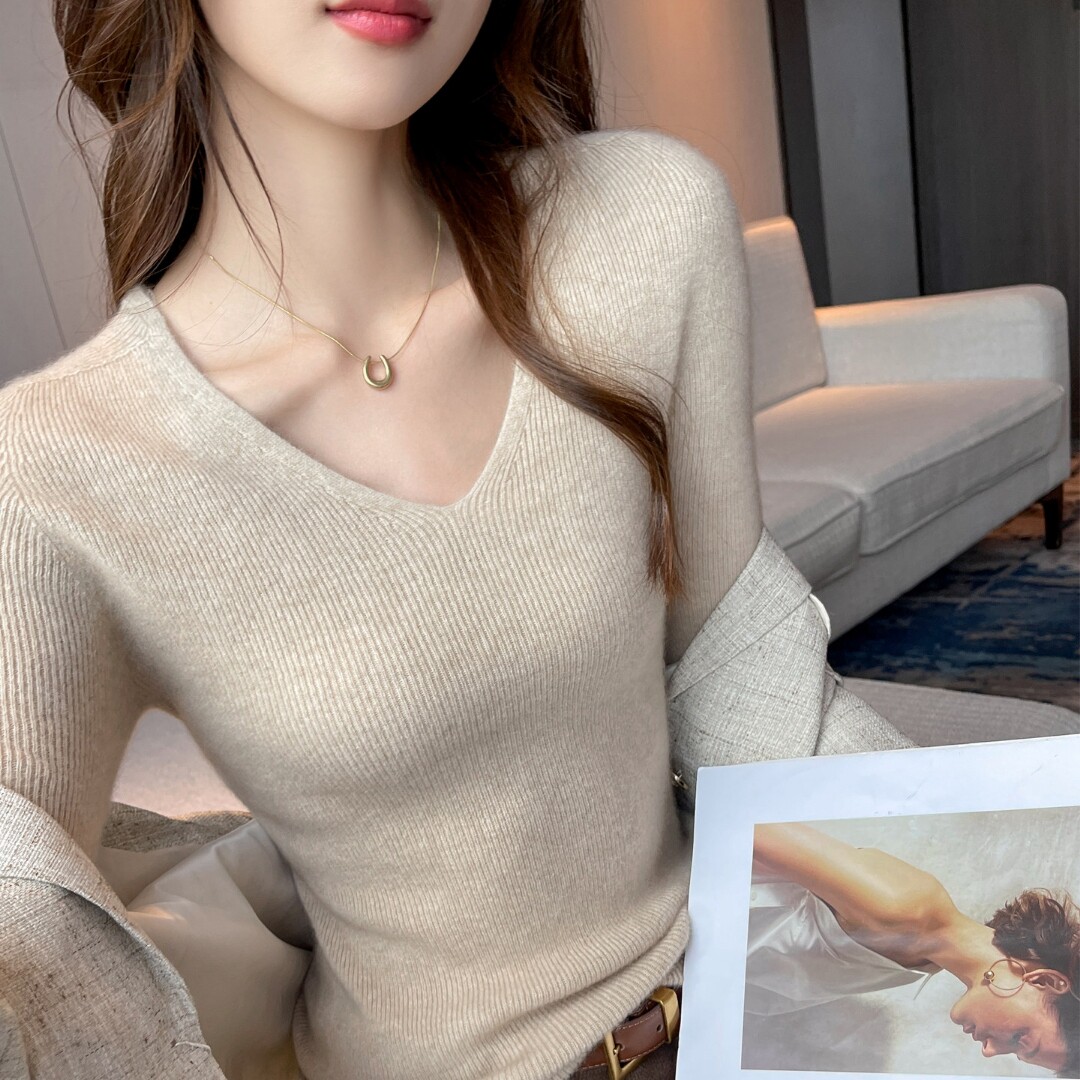 无缝一体都市休闲V领针织打底衫女修身显瘦长袖秋冬紧身内搭毛衣