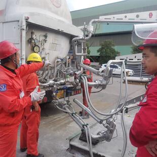 恩发机械卸车臂鹤管装卸臂LNG装卸臂甲苯卸车臂液化氧装车臂现货