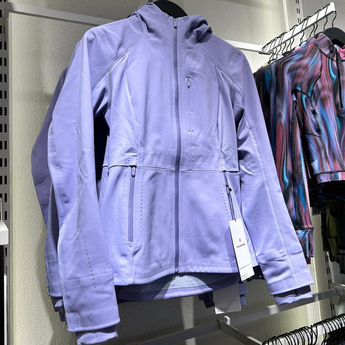 lululemon露露乐蒙修身冲锋衣