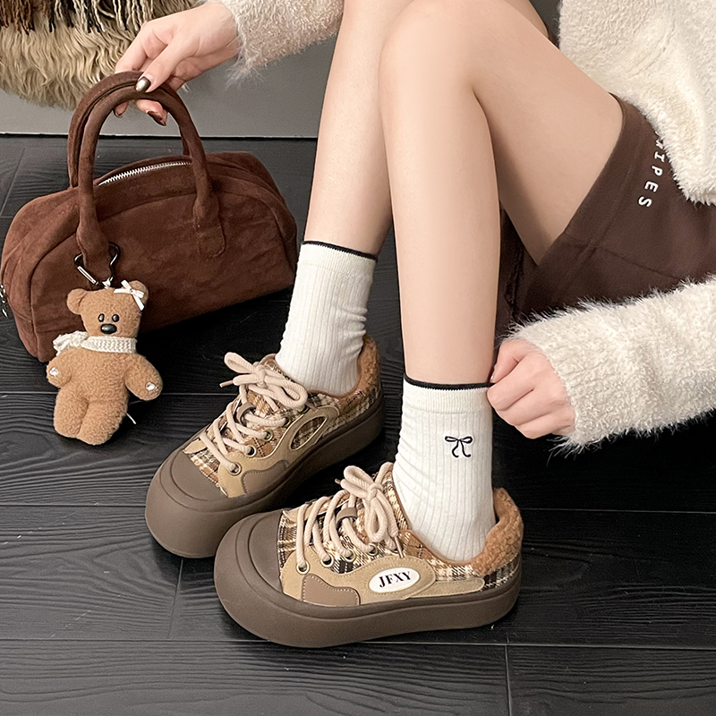 保暖时尚厚底增高运动鞋百搭板鞋