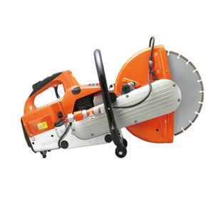 链锯设计先进性能优越适合在农场森林田野或房前屋后等各种场合作