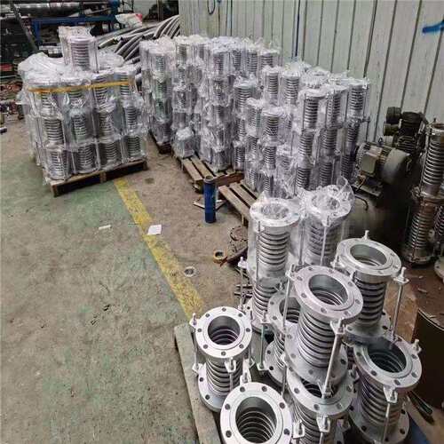 304法兰波纹补偿器 降噪减振用管道波纹伸缩器 膨胀节优惠供应