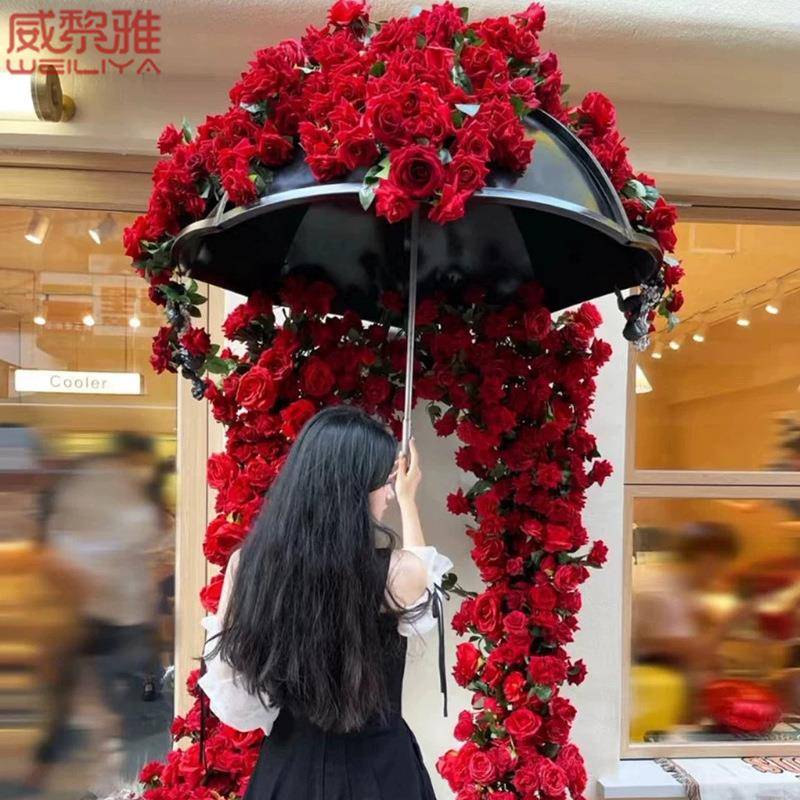 铁艺雨伞雕塑大型装饰品网红爱情玫瑰花主题打卡商场美陈金属摆件