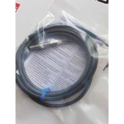 接近开关 M8 交流二线 E2E-X1R5Y1