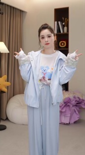 新款 纤奇菲 重时尚 双绳连帽冲锋衣休闲外套 2625 81042 19F