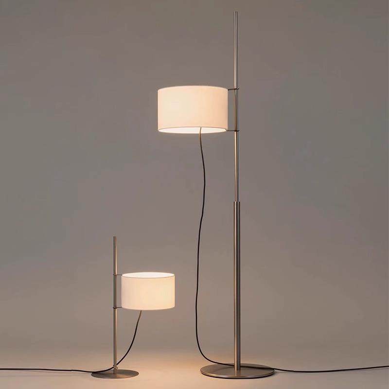 客厅布艺落地灯北欧现代简约设计师卧室沙发旁复古沙镍氛围地灯