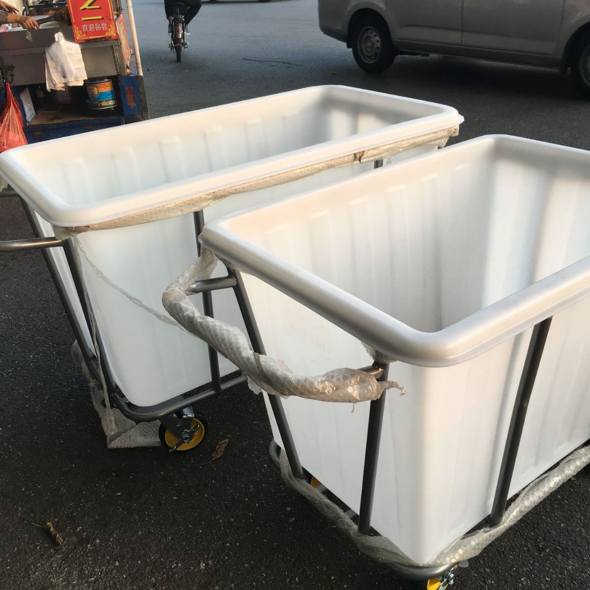 大号加厚塑料洗衣房车酒店手推四轮车制衣厂废料车工作车垃圾斗