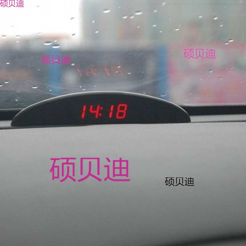 摆件货车老式新钟汽车上市电子内温度车载太阳能电子时钟电压计