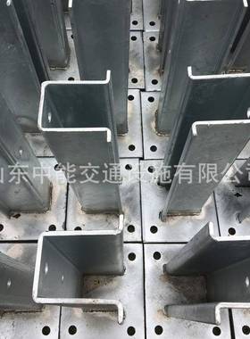 高速公路热型镀锌护栏板C柱喷塑防撞护板立柱立护栏OBP板配栏件