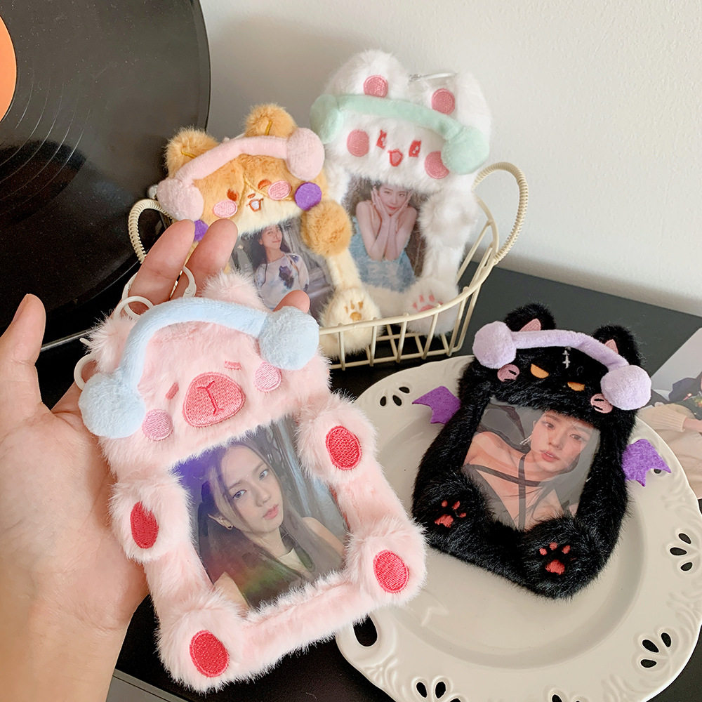 追星女孩卡通耳机小猫三寸毛绒卡套学生书包钥匙扣挂件卡包咕卡套