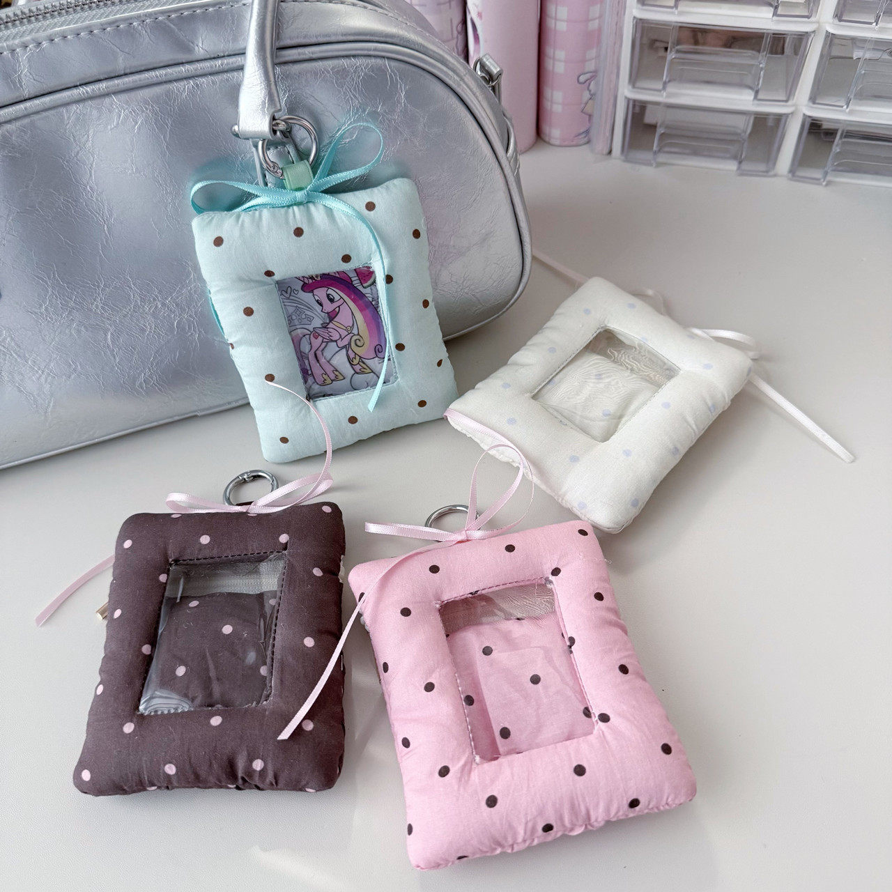 可爱波点布艺枕头卡套三寸拍立得追星小卡展示收纳钥匙扣挂饰挂件