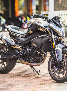 适用于春风800NK贴纸摩托车单色贴花拉花改装版画配件版花车身贴