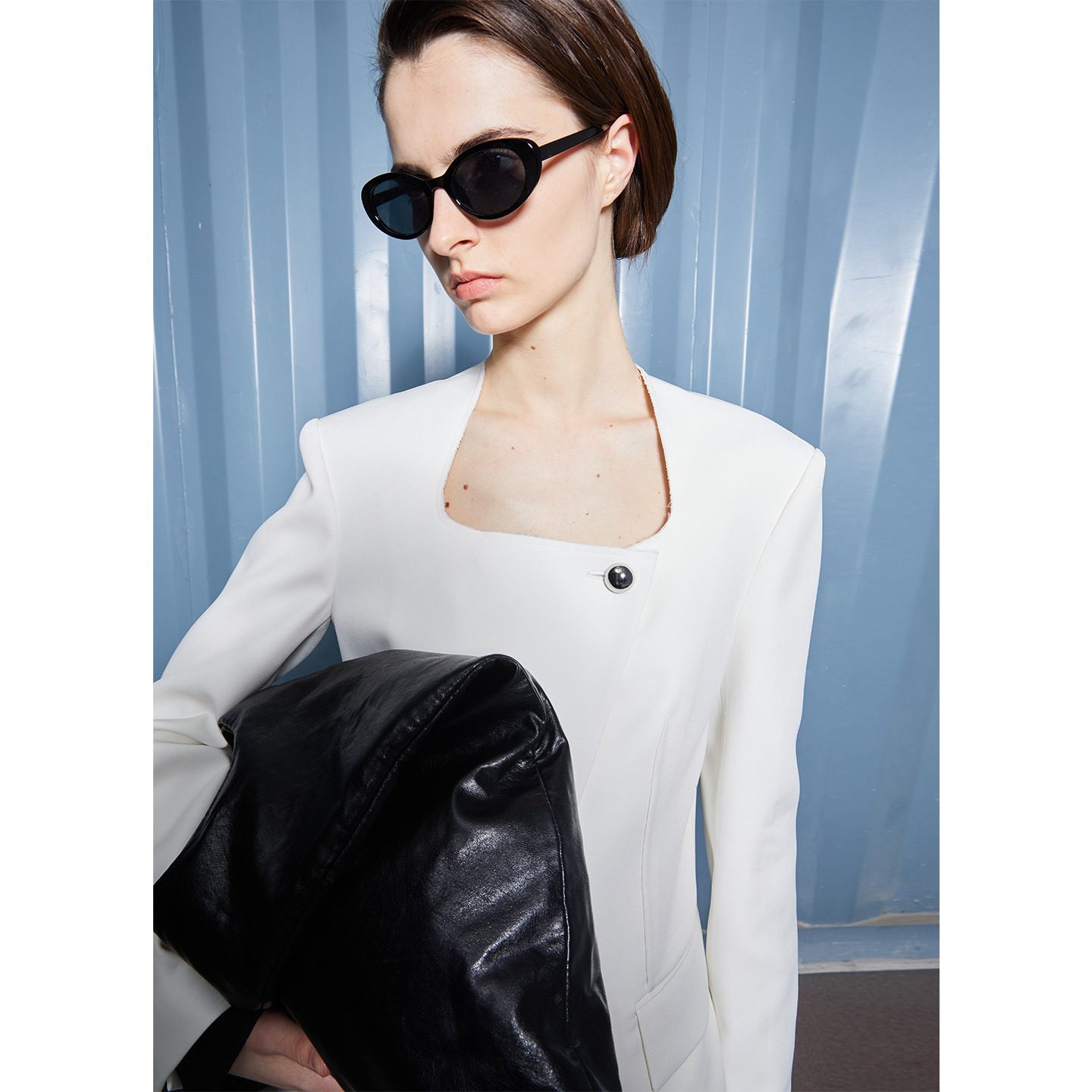 APARALLEL马蹄领摩登毛边收腰西服