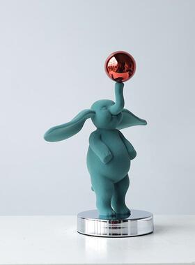 轻件奢现BJ0012代创意卡通小飞象顶球摆样房板房儿童客酒柜玄厅关