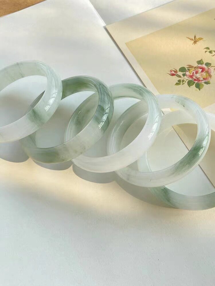 厂家批发{水墨丹青}天山翠扁条玉镯金丝玉绿飘花镯子经典款手