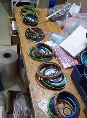 挖掘大机R35LC-7油缸修理包，臂臂中小臂油缸LBC0总成油封