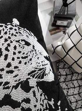 轻奢黑白刺EAL绣金高钱豹抱套客厅沙枕发靠垫套酒店样板间端床靠